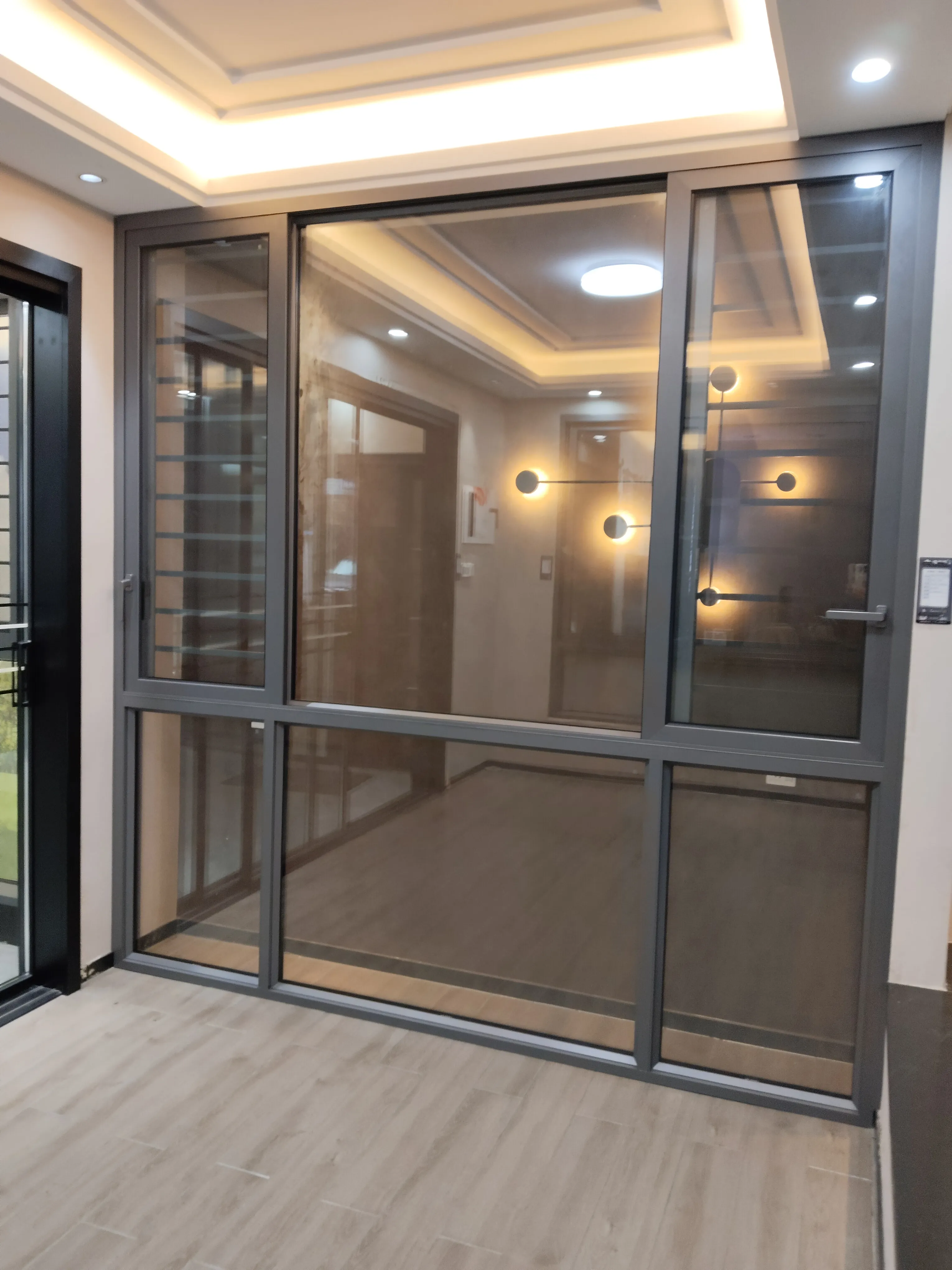 102 Flush Sliding Window